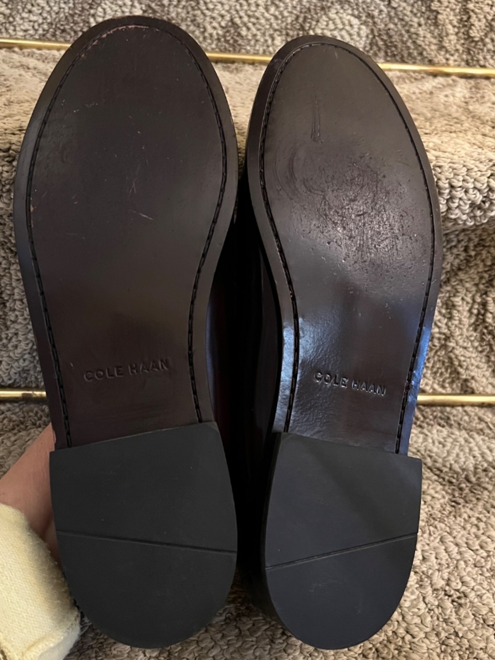 EUC Men's Cole Haan Pinch Tassel Loafers Shoes in Burgundy Brown Size 11 D - Picture 6 of 6